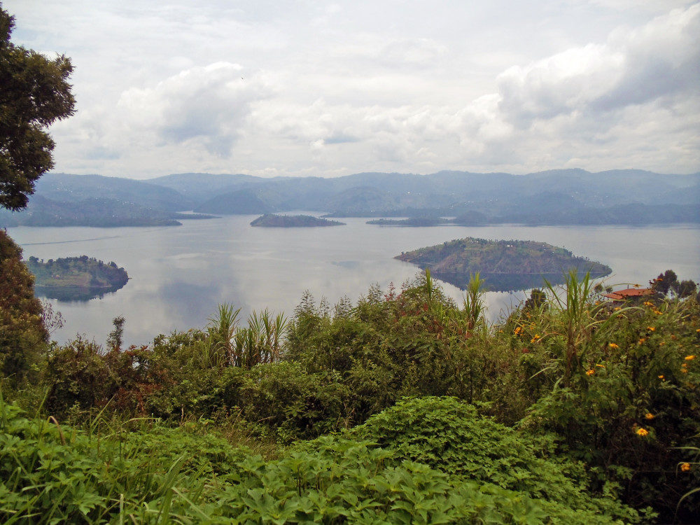 Blick auf Ruandas Seenlandschaft